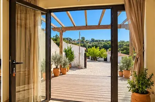Entrada e terraço