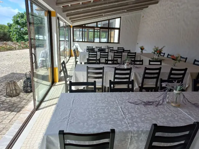 Salão aberto para o terraço