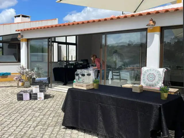 Preparação do buffet no terraço